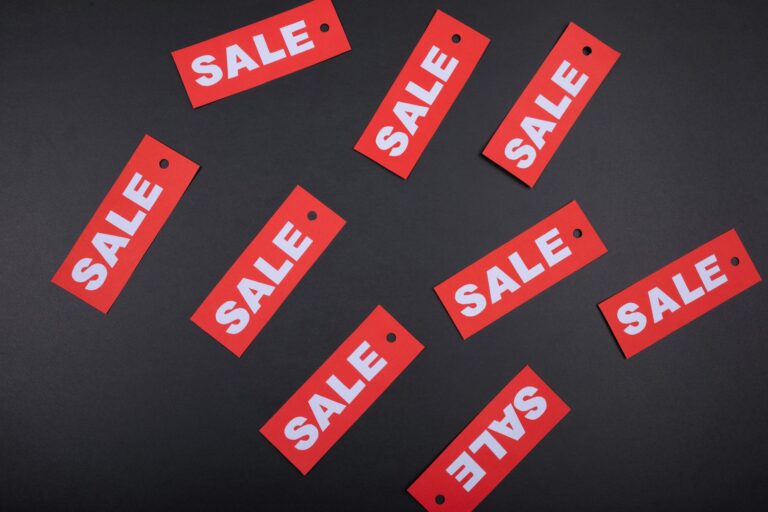 Altgoldstücke mit verschiedenen Feinheitsgraden zur Bestpreisermittlung im Verkauf