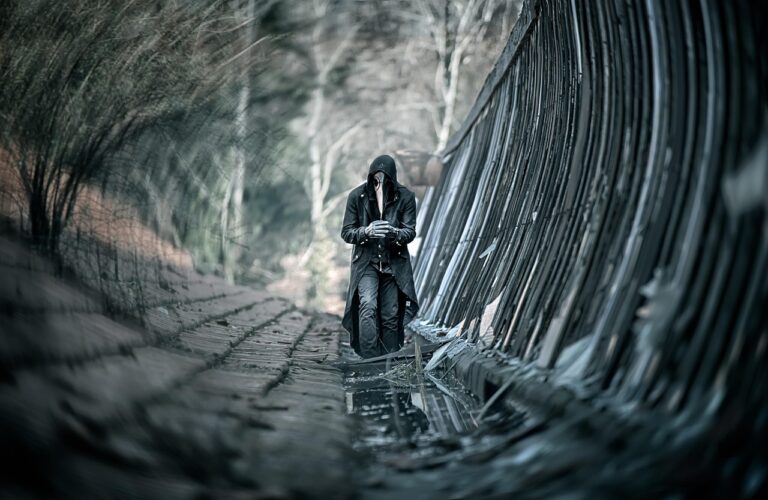 Person übergibt Goldbarren diskret an seriösen Edelmetallhändler in Deutschland