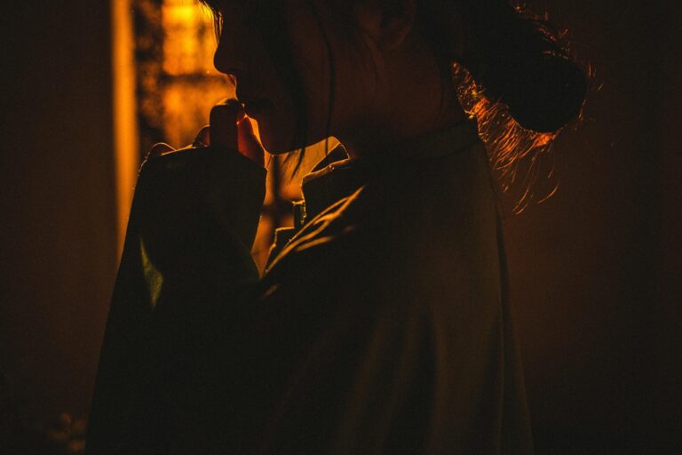 Prüfung gebrauchter Edelmetalle auf Echtheit mit verschiedenen Methoden zur Wertanlage