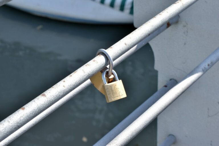 Goldbarren als Symbol für sicheren Hafen in wirtschaftlichen Krisenzeiten