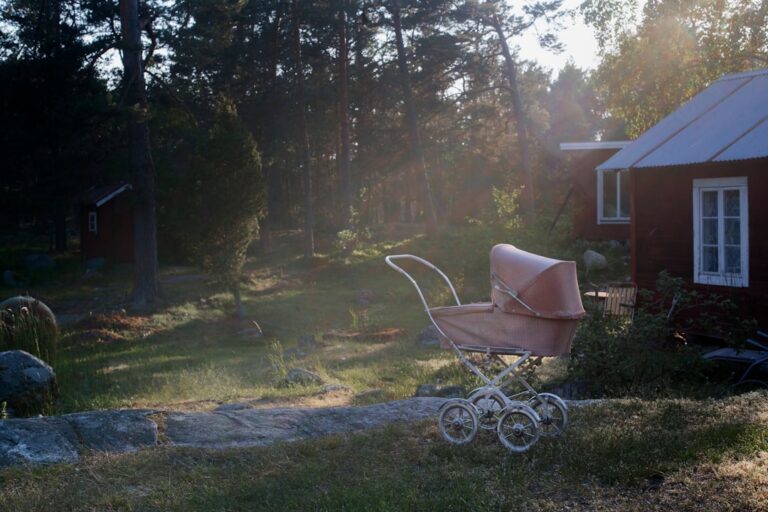 Moderner Kinderwagen im Vergleich 2026 mit Fokus auf Sicherheit und Komfort für Familien