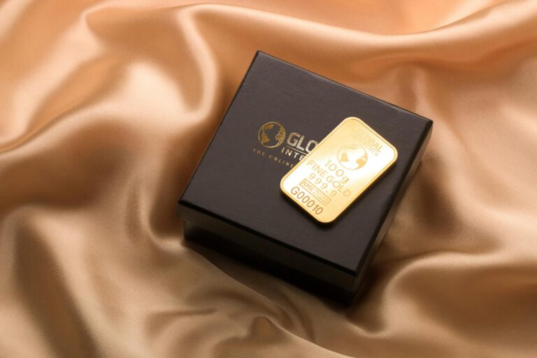 Physisches Gold kaufen bei seriösen Händlern mit geprüften Goldbarren und Münzen