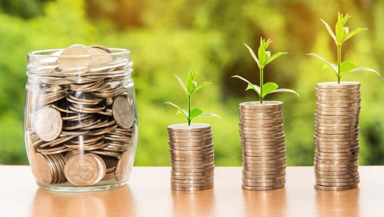 Nahaufnahme glänzendes Platinbarren Symbol für erfolgreiches Platin Investment