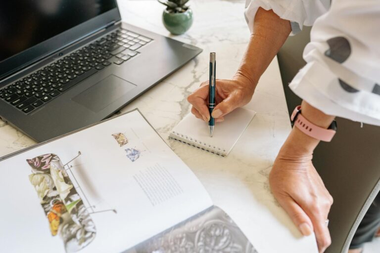 Sprott Inc Analyse 2024 für Anleger im volatilen Rohstoffmarkt Gold und Uran Trends